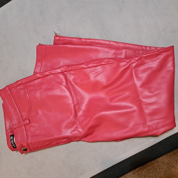 Venus red pleather pants - Picture 3 of 4